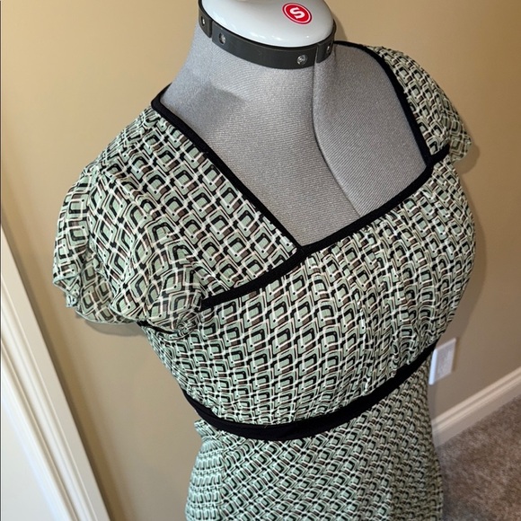 Denver Hayes Blouse Black Green Smocked Back Tie Shirt Top Office Women's Size M - Picture 3 of 10